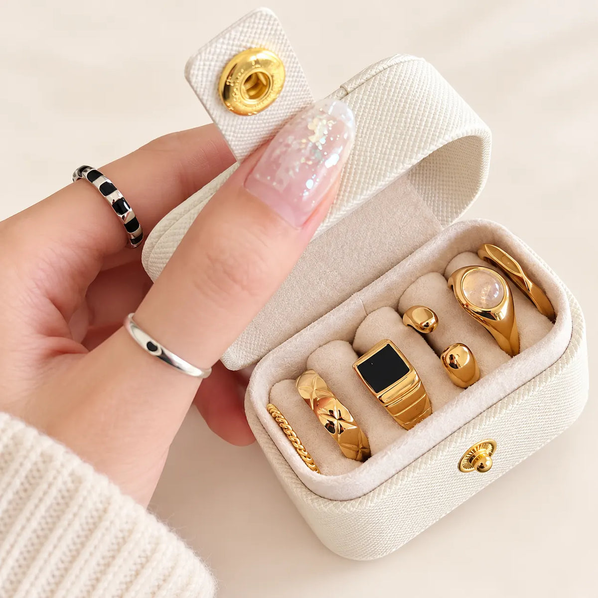 Petite Boîte à Bijoux Blanche en Cuir