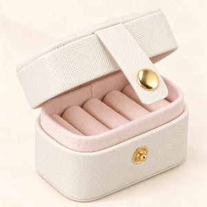 Petite Boîte à Bijoux Blanche en Cuir